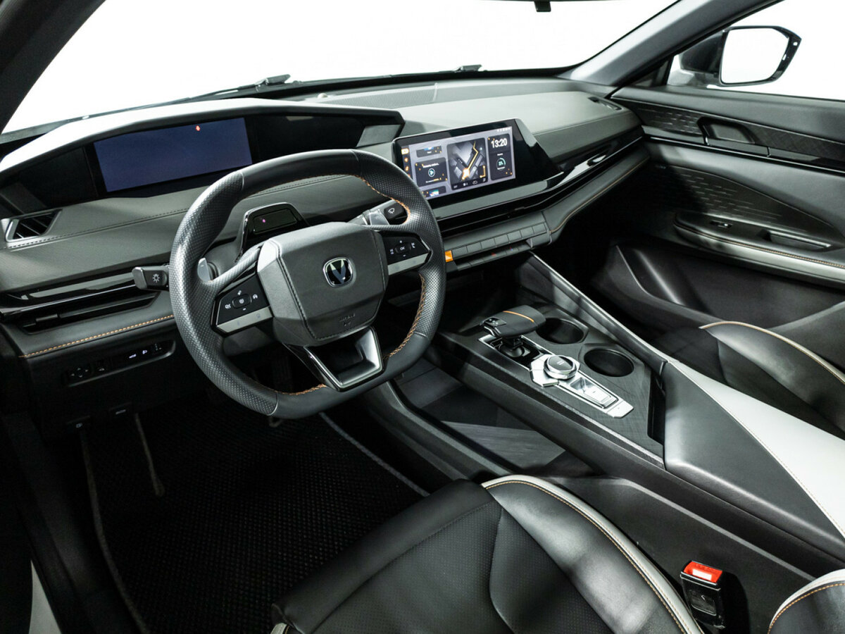 Changan UNI-V б/у, 2024, Роботизированная. Фото: #10