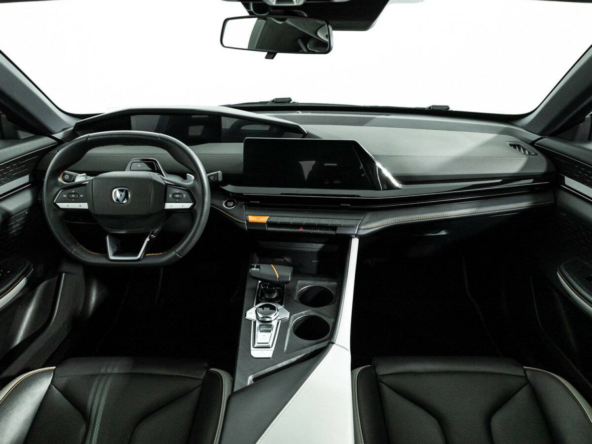 Changan UNI-V б/у, 2024, Роботизированная. Фото: #12