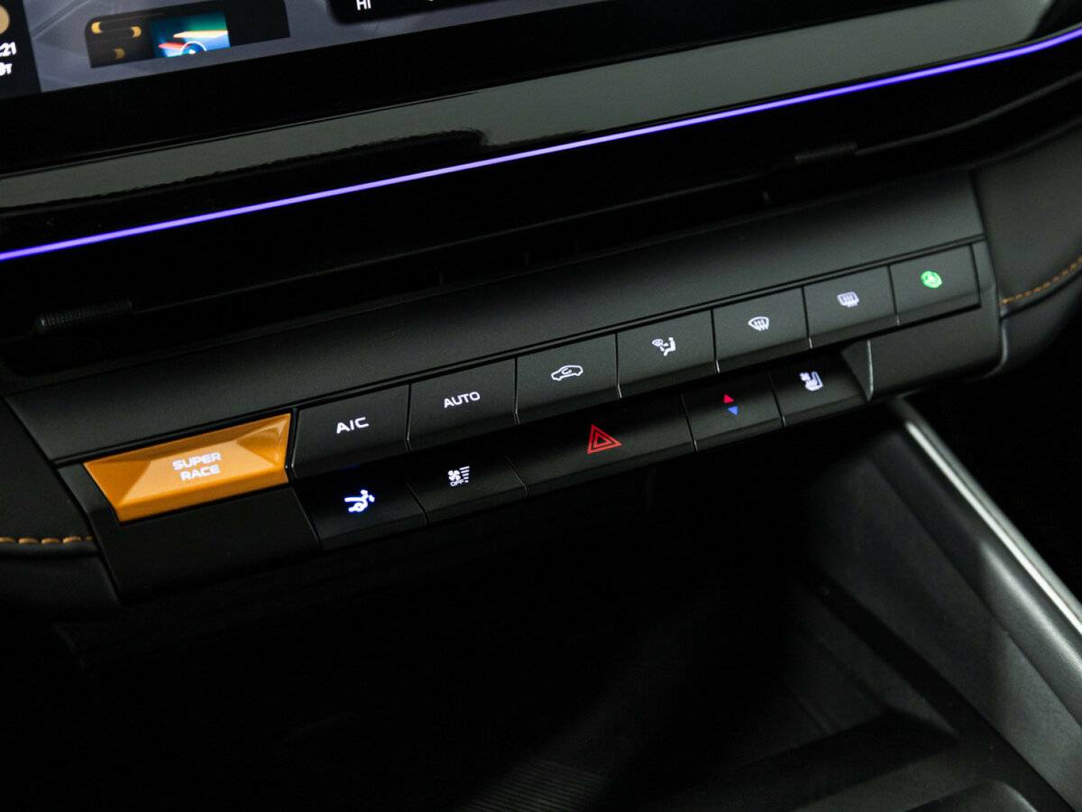 Changan UNI-V б/у, 2024, Роботизированная. Фото: #17