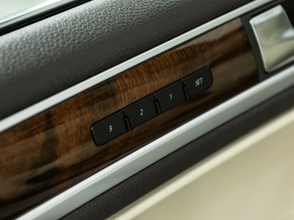 Volkswagen Touareg б/у, 2013, Автоматическая. Фото: #14