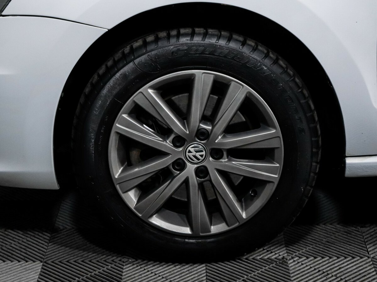 Volkswagen Polo б/у, 2019, Автоматическая. Фото: #12