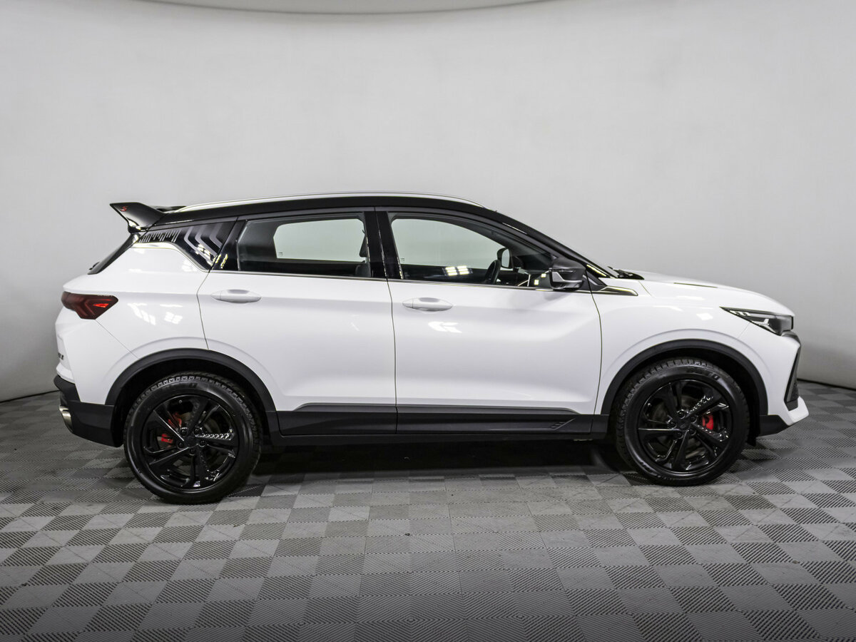 Geely Coolray б/у, 2023, Роботизированная. Фото: #3