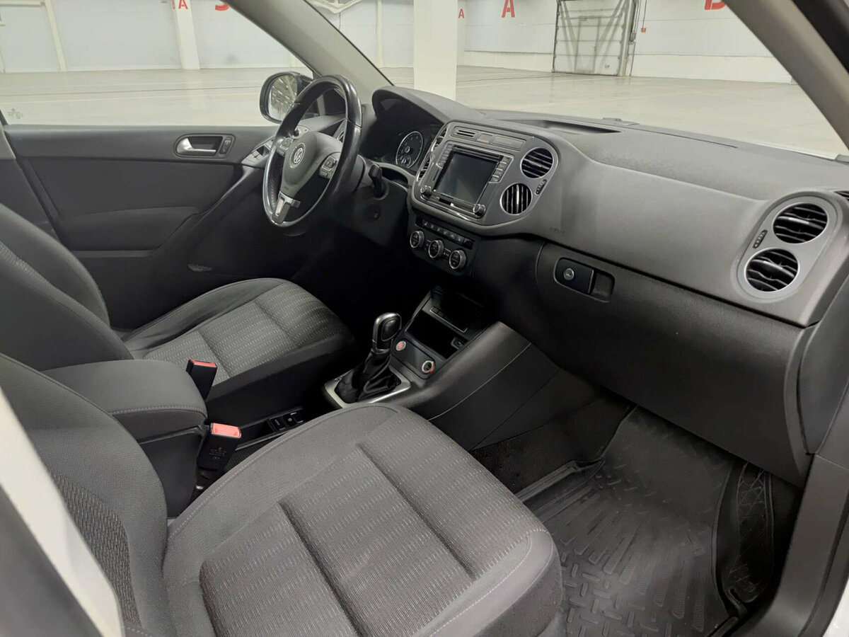 Volkswagen Tiguan б/у, 2016, Автоматическая. Фото: #10