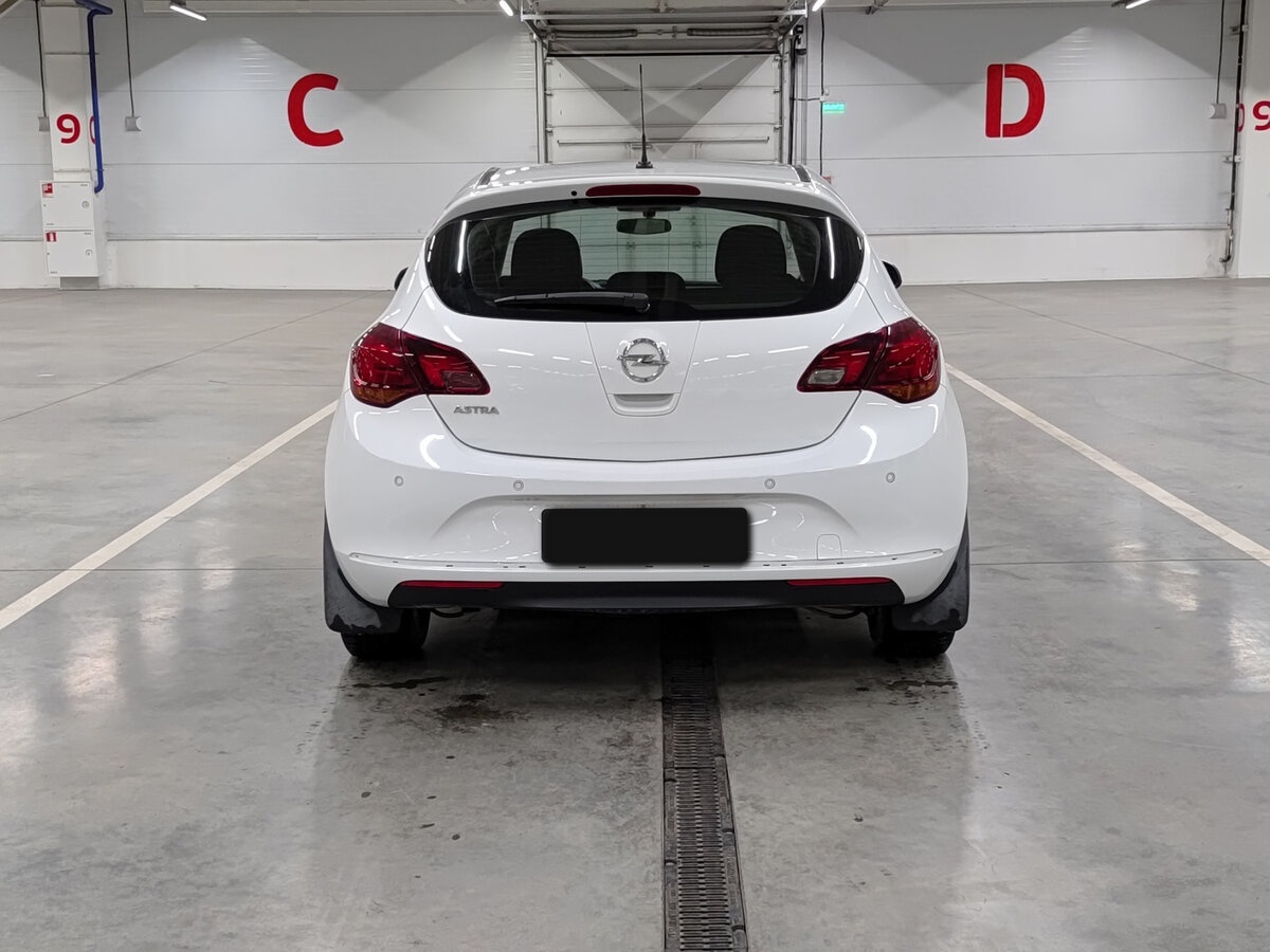 Opel Astra б/у, 2013, Механическая. Фото: #5