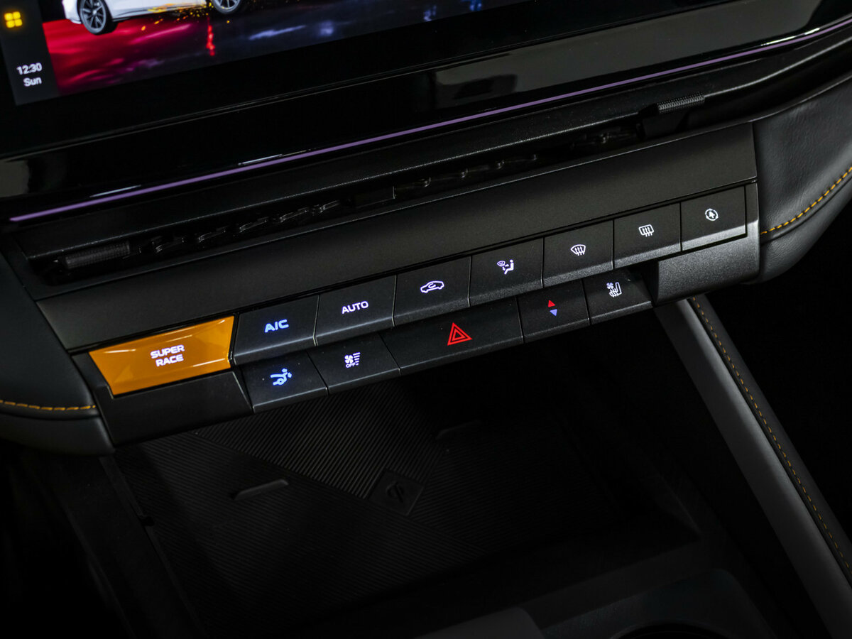 Changan UNI-V б/у, 2023, Роботизированная. Фото: #13