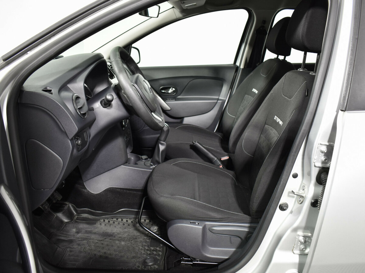 Renault Sandero б/у, 2016, Механическая. Фото: #9