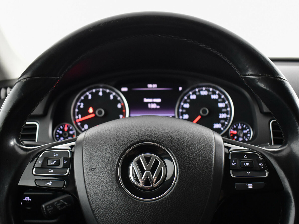 Volkswagen Touareg б/у, 2015, Автоматическая. Фото: #13