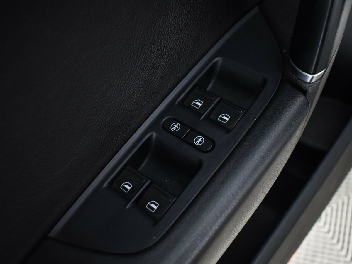 Volkswagen Touareg б/у, 2015, Автоматическая. Фото: #15