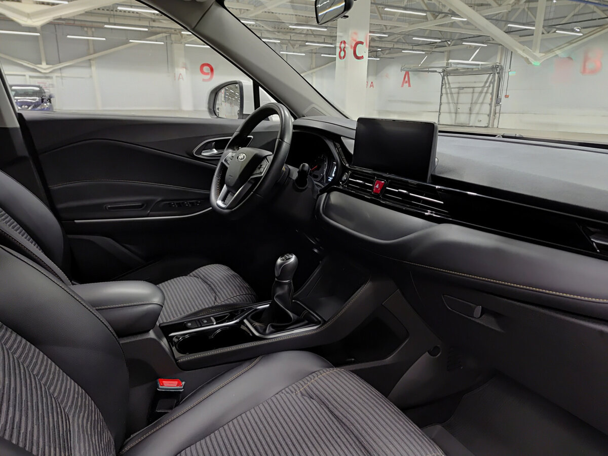 Москвич 3 б/у, 2023, Механическая. Фото: #10