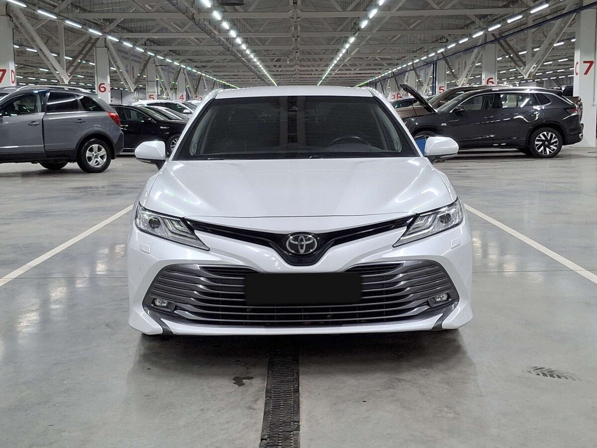 Toyota Camry б/у, 2020, Автоматическая. Фото: #1