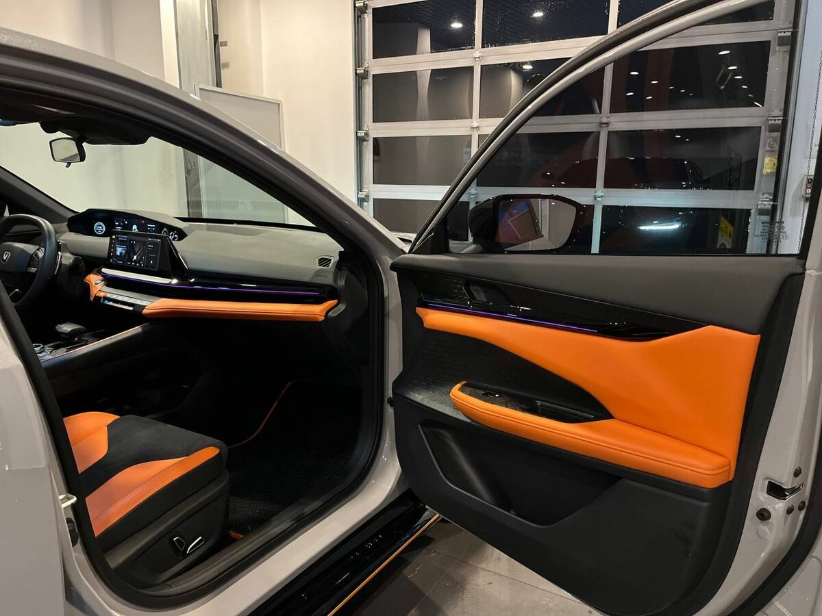 Changan UNI-V б/у, 2023, Роботизированная. Фото: #23