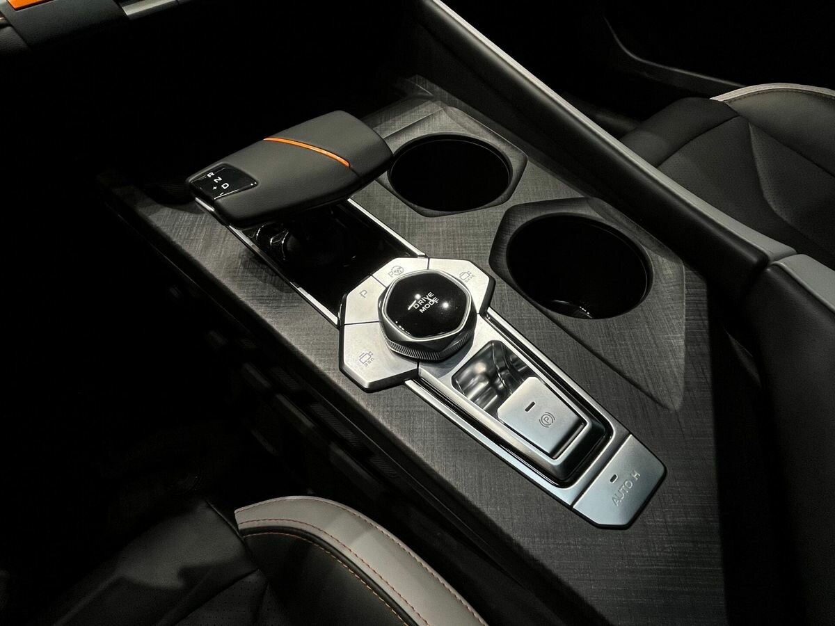 Changan UNI-V б/у, 2024, Роботизированная. Фото: #16