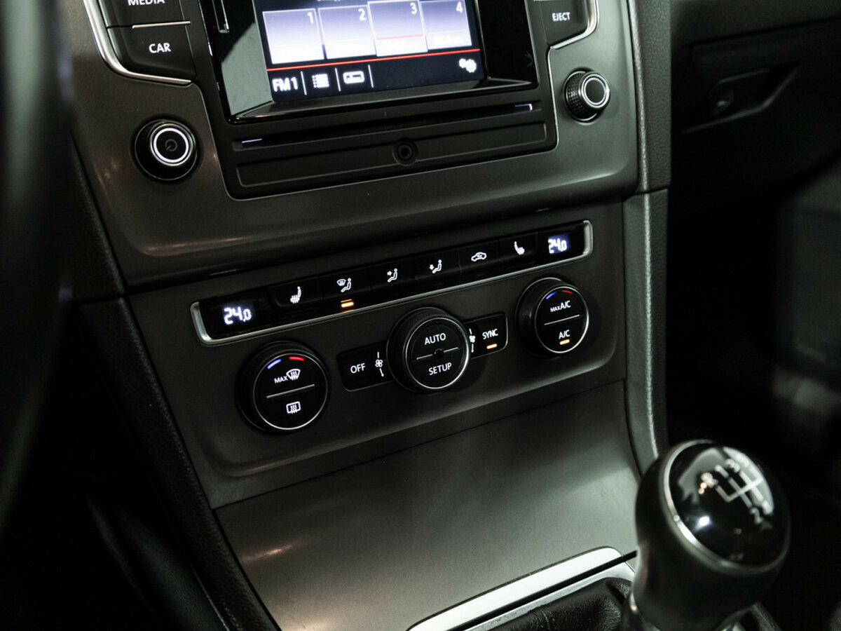 Volkswagen Golf б/у, 2013, Механическая. Фото: #15