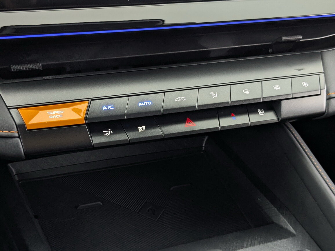 Changan UNI-V б/у, 2023, Роботизированная. Фото: #26