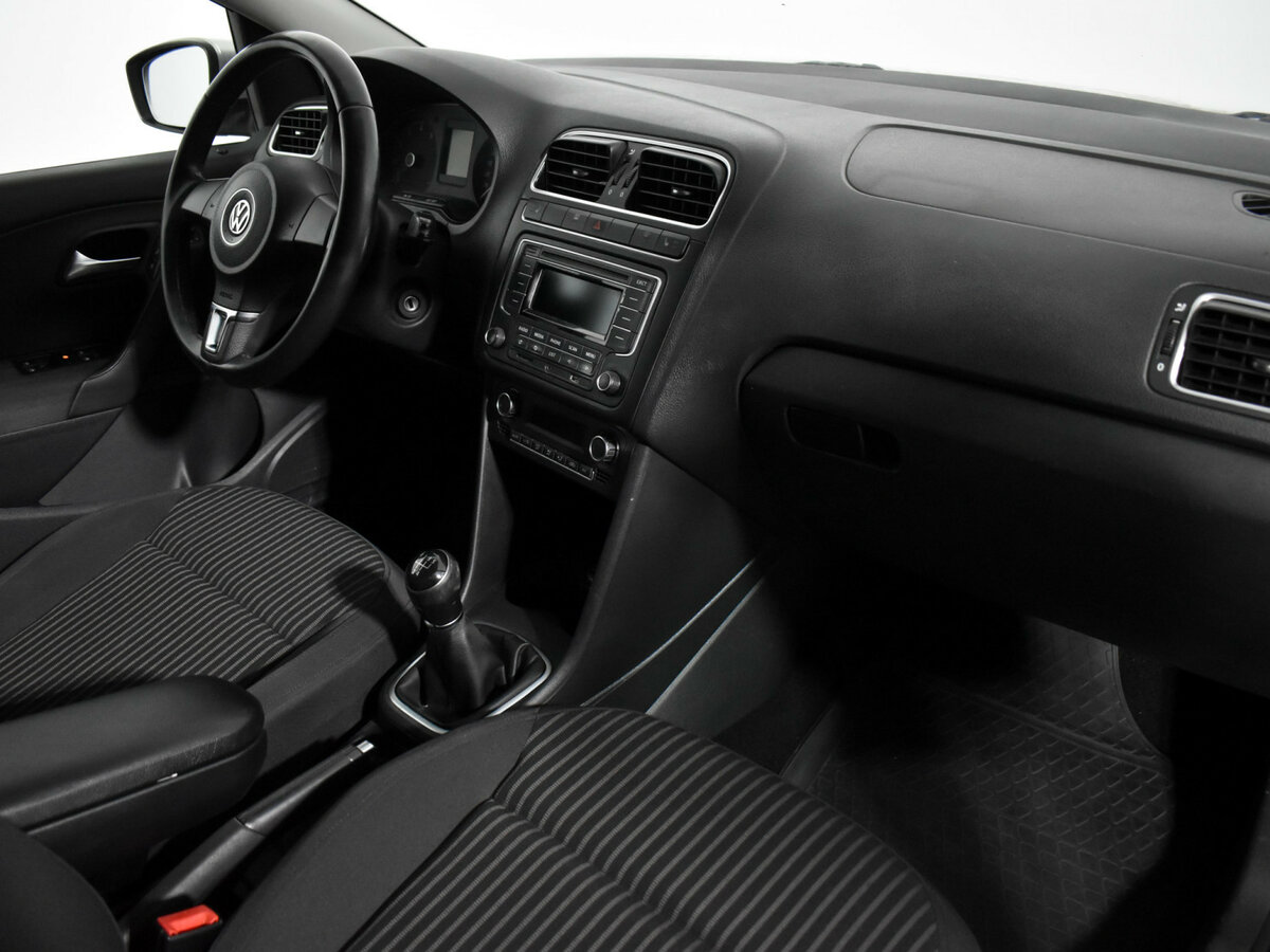 Volkswagen Polo б/у, 2015, Механическая. Фото: #11