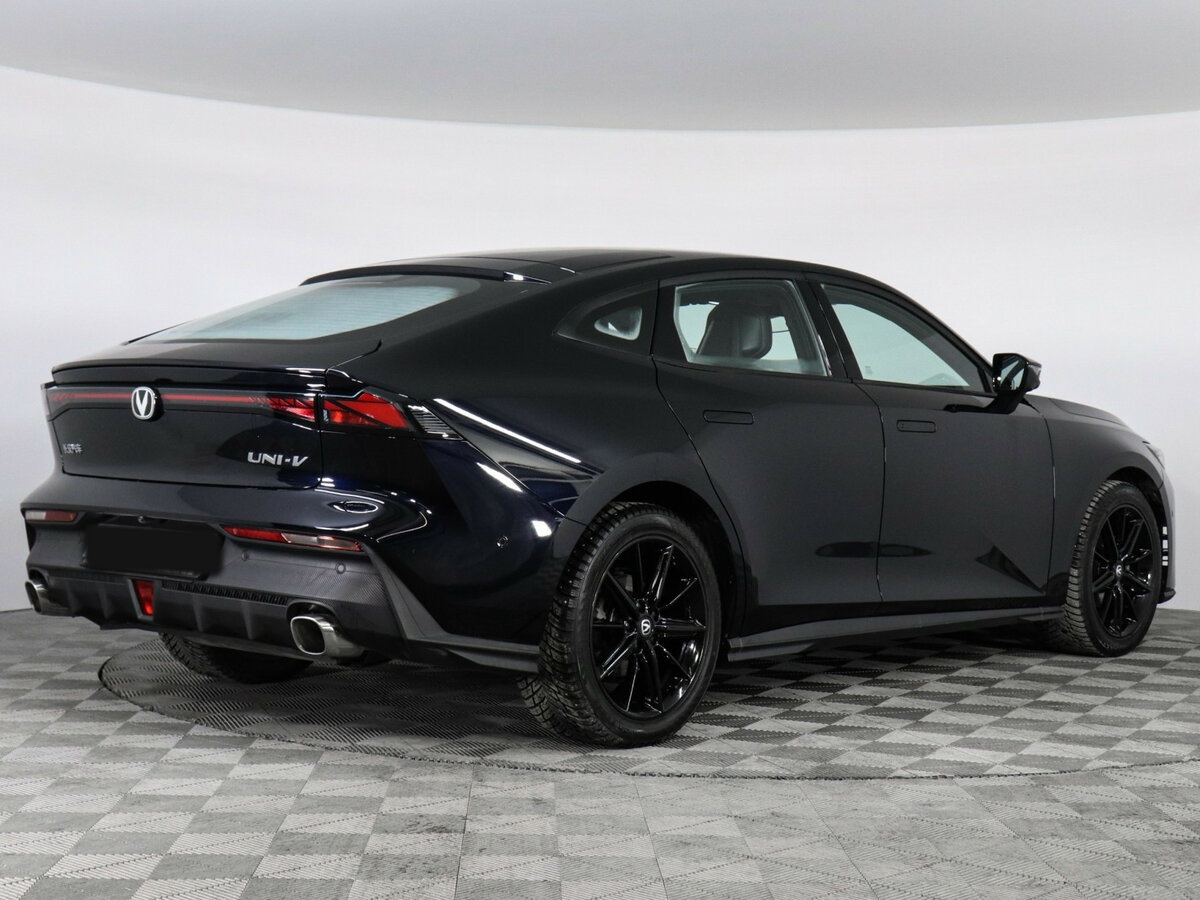 Changan UNI-V б/у, 2023, Роботизированная. Фото: #4