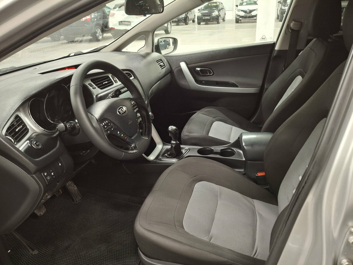 Киа Сид б/у, 2013, Механическая. Фото: #15