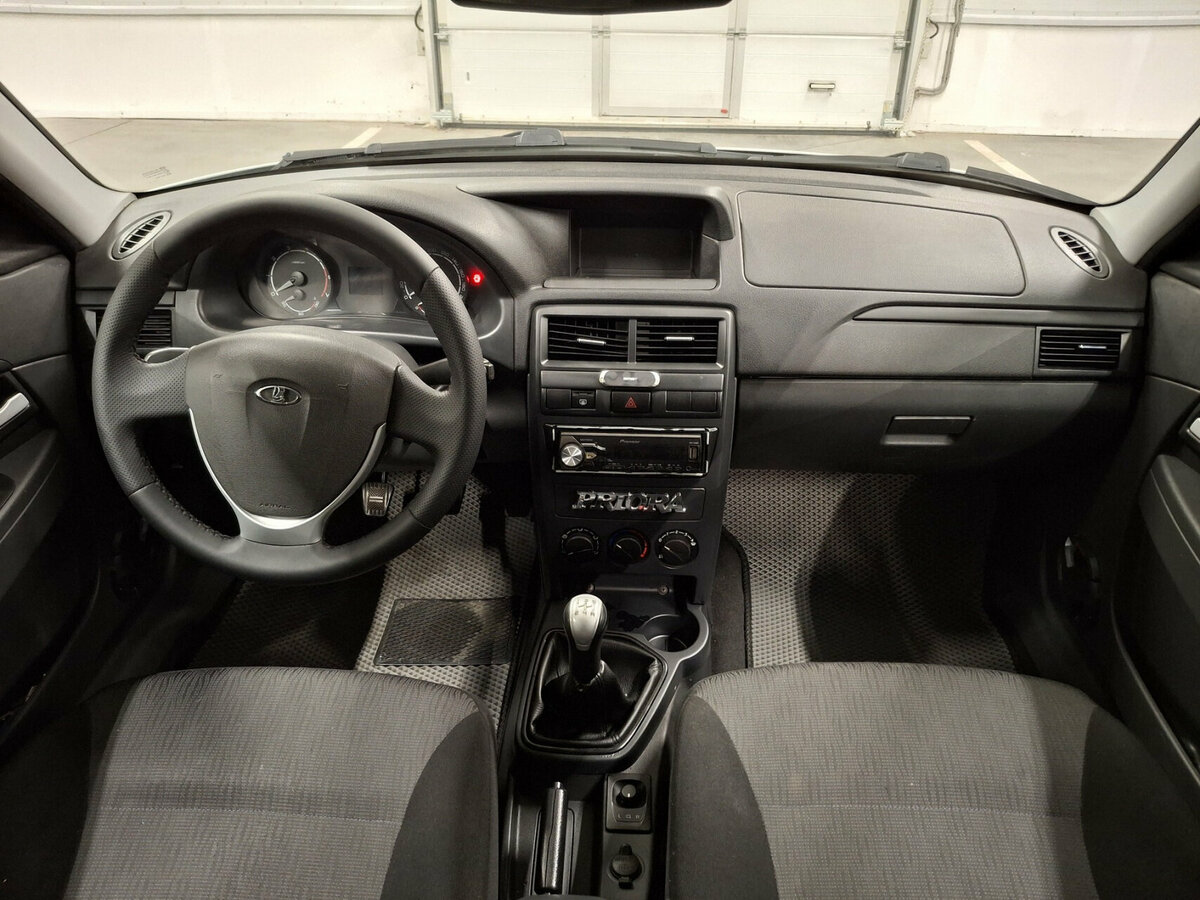 Lada (ВАЗ) Priora б/у, 2017, Механическая. Фото: #13