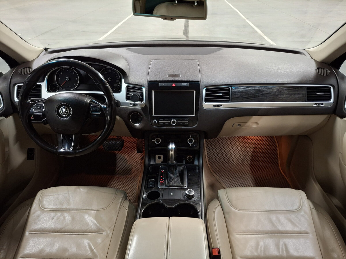 Volkswagen Touareg б/у, 2013, Автоматическая. Фото: #13