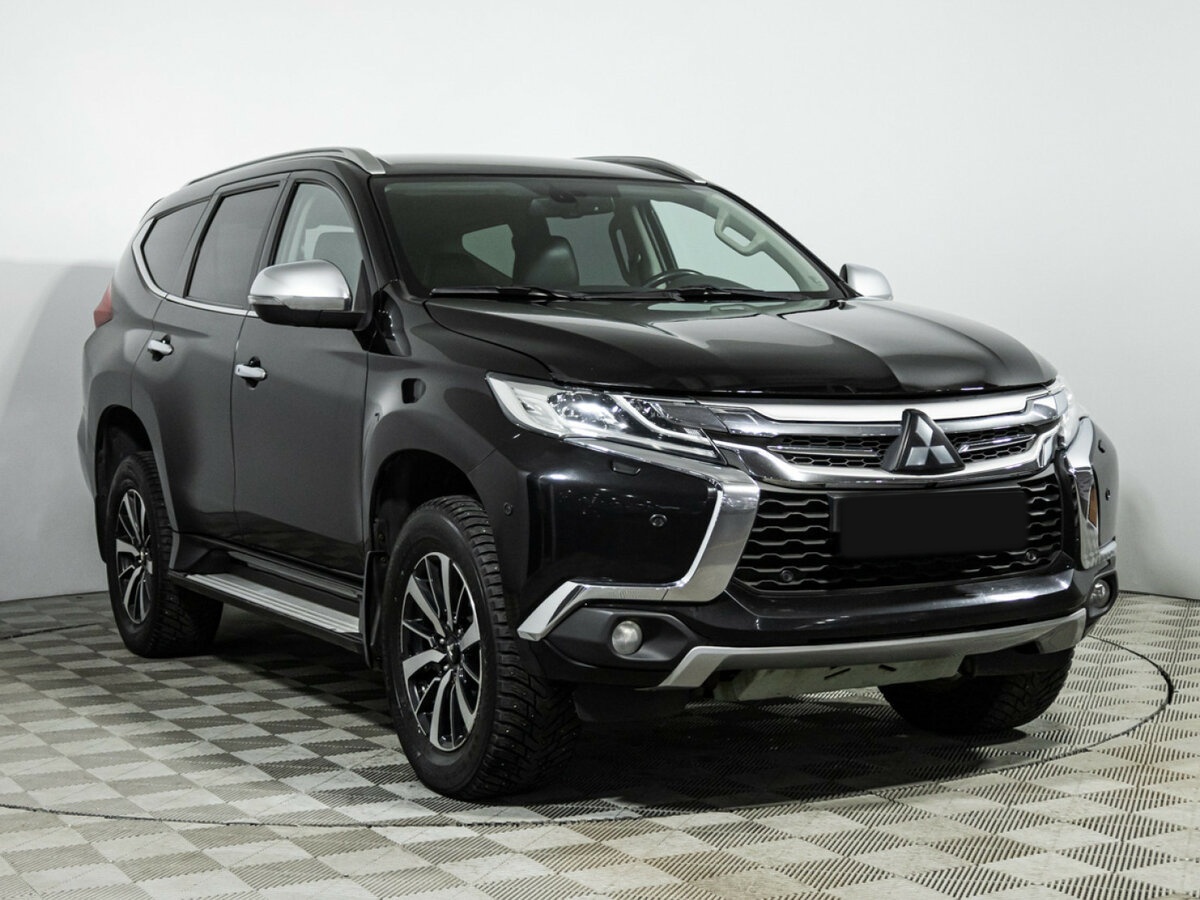 Mitsubishi Pajero Sport б/у, 2017, Автоматическая. Фото: #2