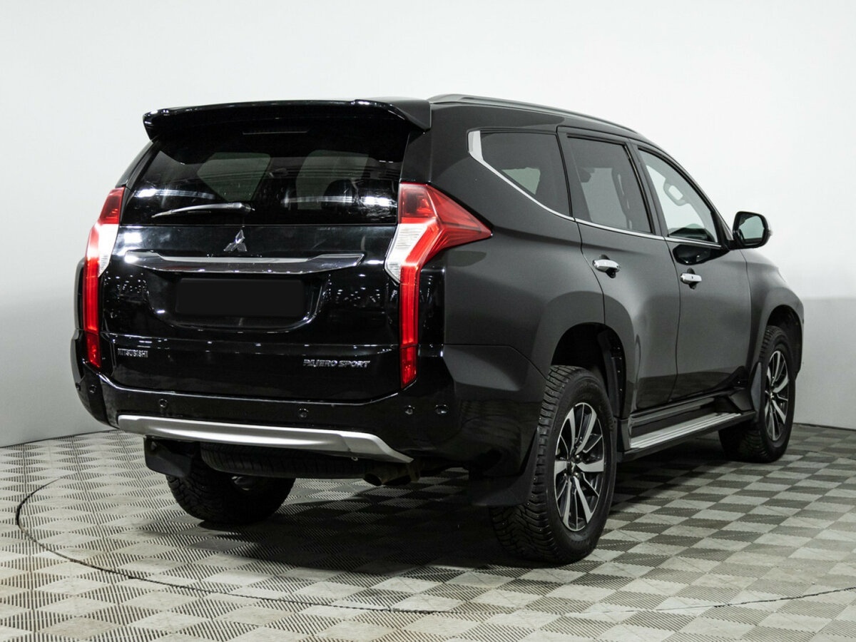 Mitsubishi Pajero Sport б/у, 2017, Автоматическая. Фото: #3