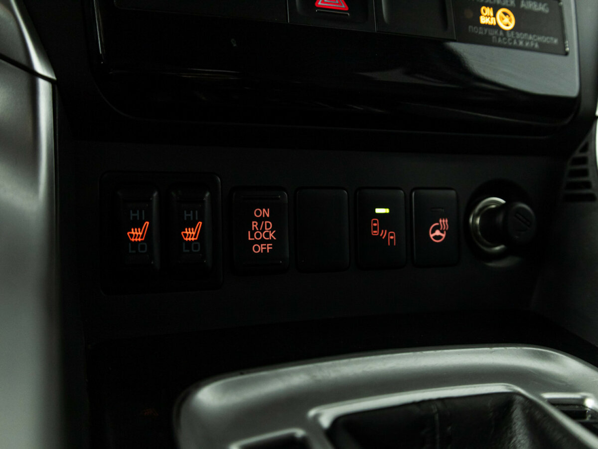 Mitsubishi Pajero Sport б/у, 2017, Автоматическая. Фото: #14